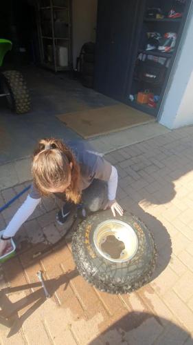 Inflate tyre