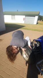 Put tyre on rim